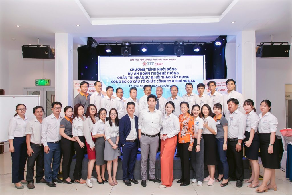 HOÀN THIỆN HỆ THỐNG QUẢN TRỊ NHÂN SỰ : ĐỔI MỚI ĐỂ THÍCH ỨNG & BỀN VỮNG